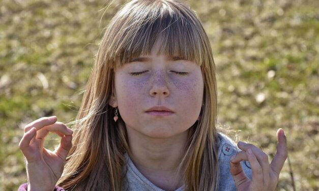 Apprenez à votre enfant à méditer en 5 étapes simples